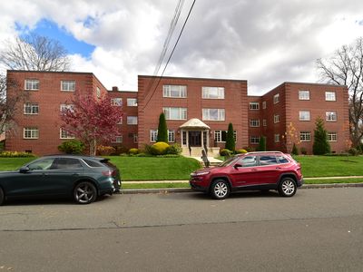 30 Outlook Avenue APT 205, West Hartford, CT, 06119