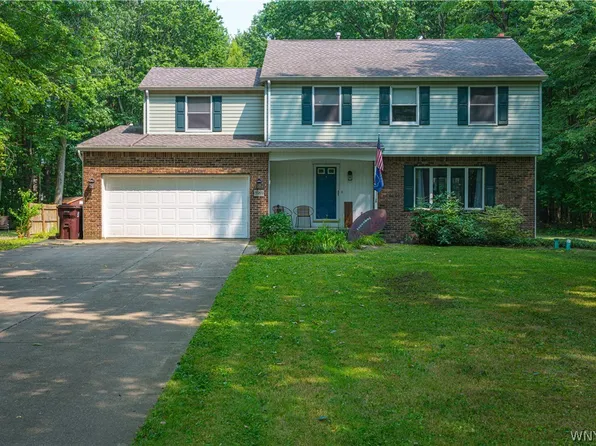 8969 Hammond Dr, Eden, NY 14057
