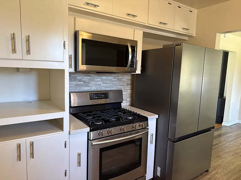 270 Walnut St — Photo 7