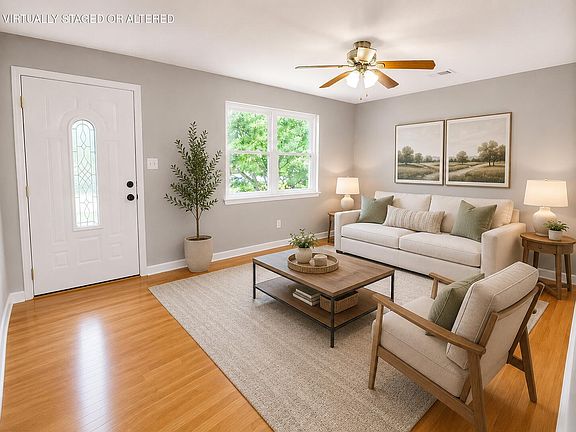 3rd image of 3532 Crawford Dr SE