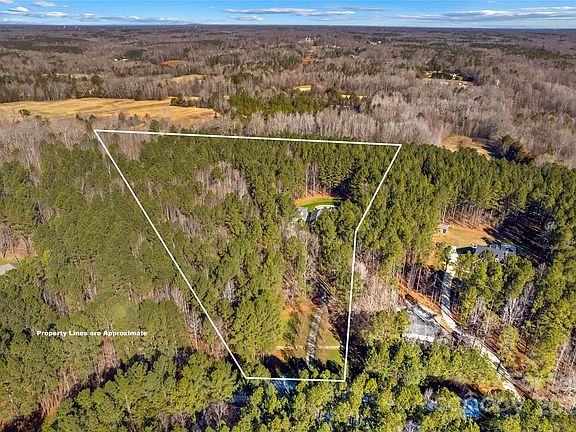 2nd image of 279 Farm Estates Dr
