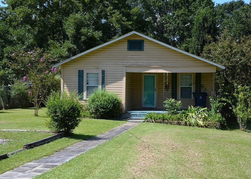 1st image of 302 Hatchie St