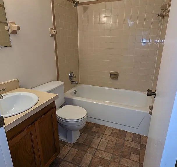 6943 SW 45th Ave — Photo 7