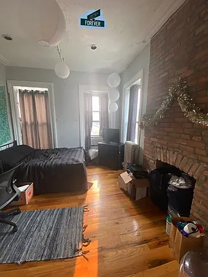 Rented by Fifth & Forever LLC | media 33