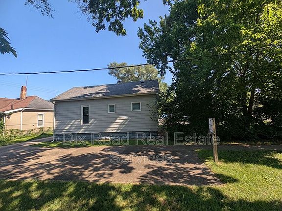 5th image of 1406 Calumet Ave