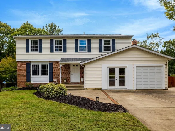 13011 Farthingale Dr, Herndon, VA 20171