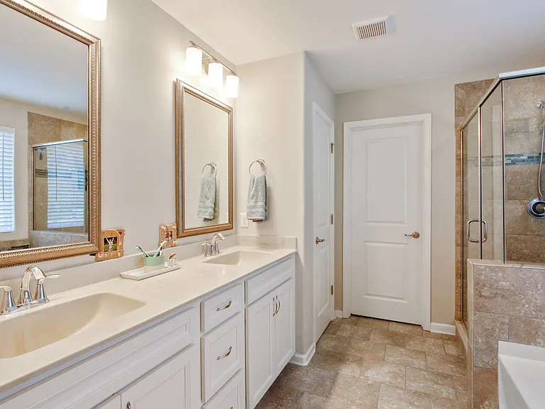 35 Whitaker Way N — Photo 12