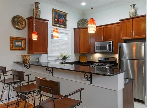 5th image of 1416 Carondelet St APT B