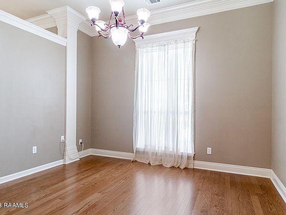 4th image of 129 Festival Ln