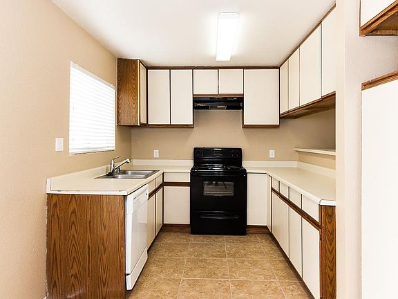3rd image of 73645 Fred Waring Dr APT 3