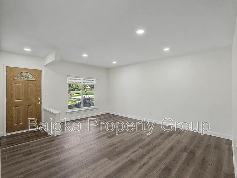43018 Burlington Dr — Photo 6