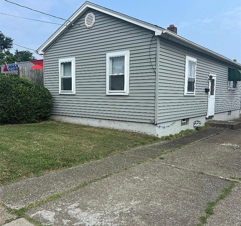 1st image of 142 Lake Shore Dr W