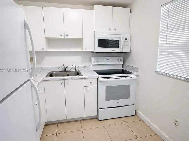 1755 W 60th St #D212 — Photo 9