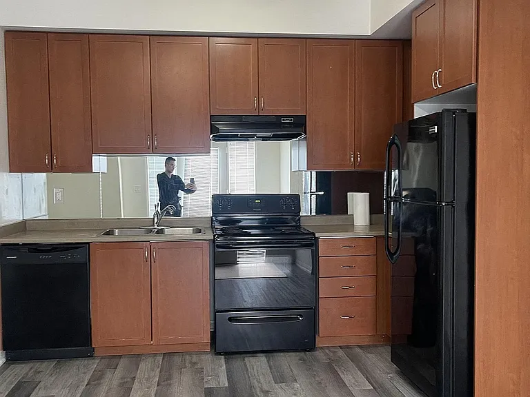 3135 Boxford Cres #16 — Photo 5