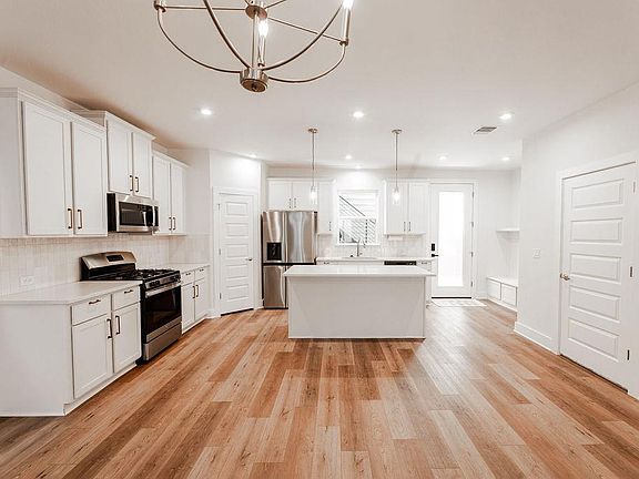4th image of 6414 Cowman Way