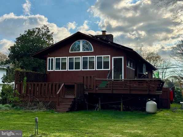148 Magothy Beach Rd, Pasadena, MD 21122