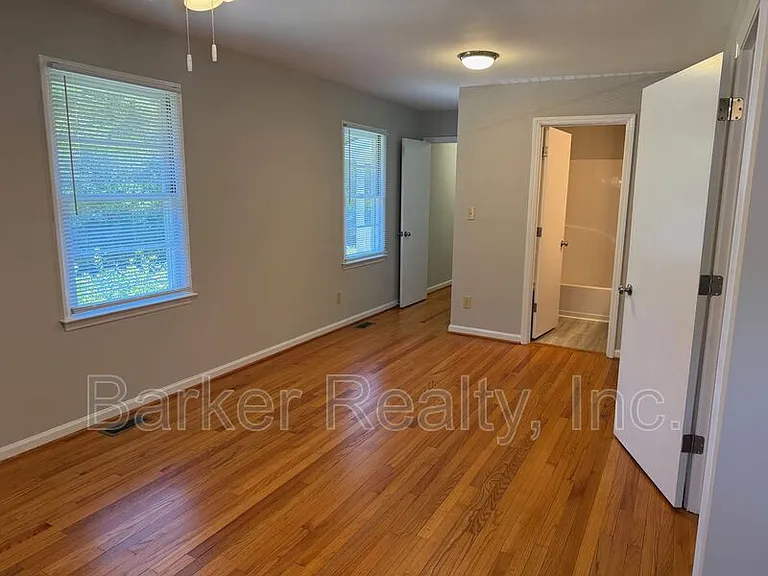 12019 Holmes Hollow Rd — Photo 7