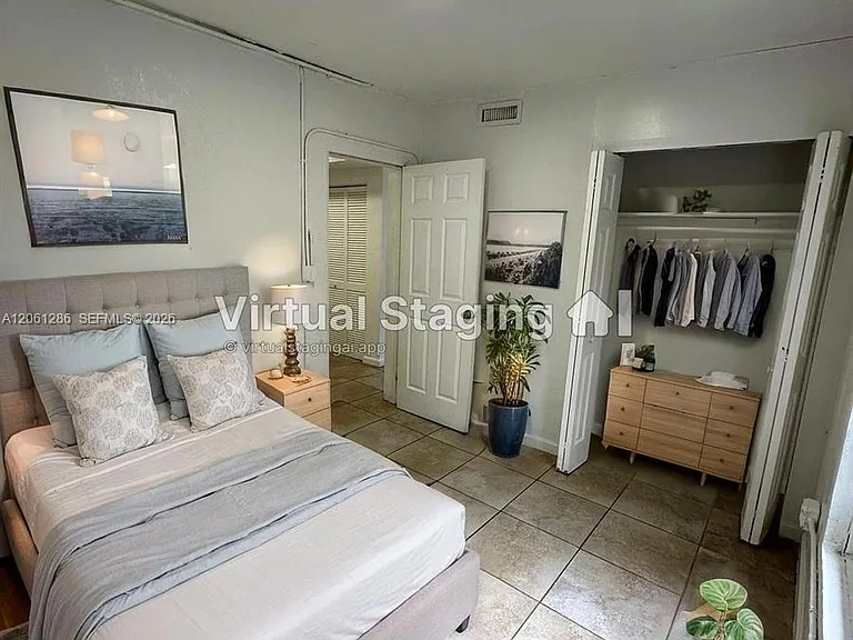 728 SW 6th St #2 — Photo 9