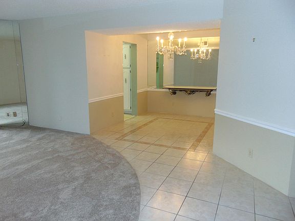 3rd image of 3524 Via Poinciana APT 102