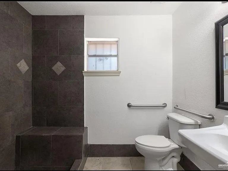 2804 Gumwood Ave — Photo 8