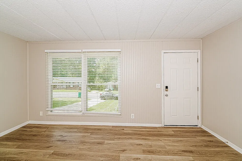 3 bed, 1.5 bath, 1008 sqft, $1,205 — Photo 4
