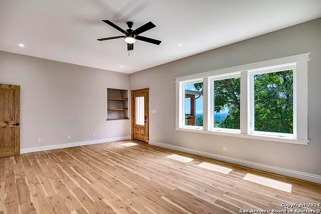 111 Stoney Hls — Photo 36