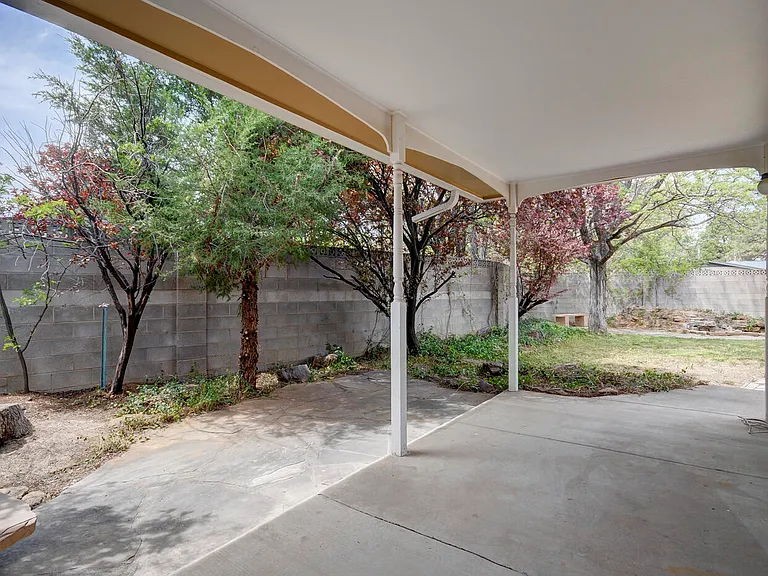 4631 Sherwood St NE — Photo 28