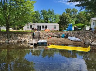 526 W River Ct, Gladwin, MI 48624
