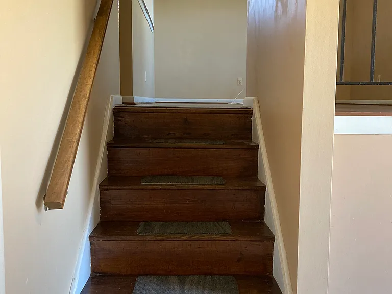 436 Queensway Rd — Photo 22