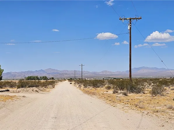 800 Lincoln Rd, Lucerne Valley, CA 92356
