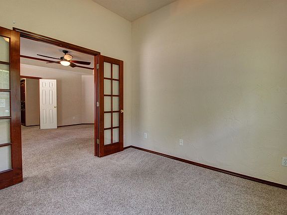 bonus room attached to master b/r with so much possibility o