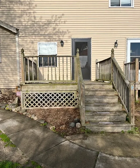 1934 W Cohoctah Rd #2 — Photo 2