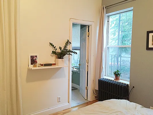 Rented by Bedford Realty USA Corp | media 9