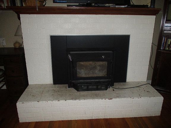 3rd image of 1605 Randall Dr
