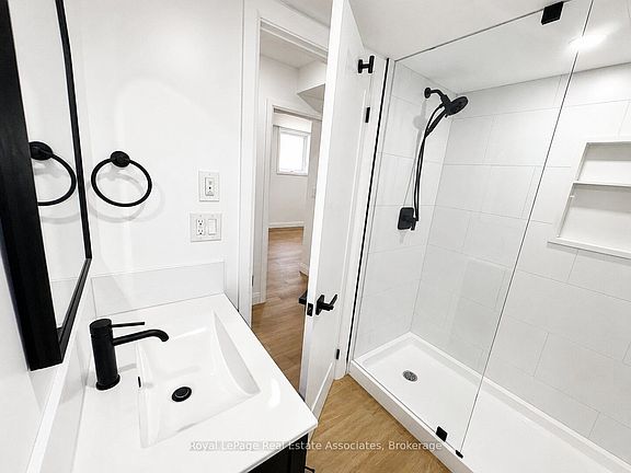 5th image of 17 White Ave #1