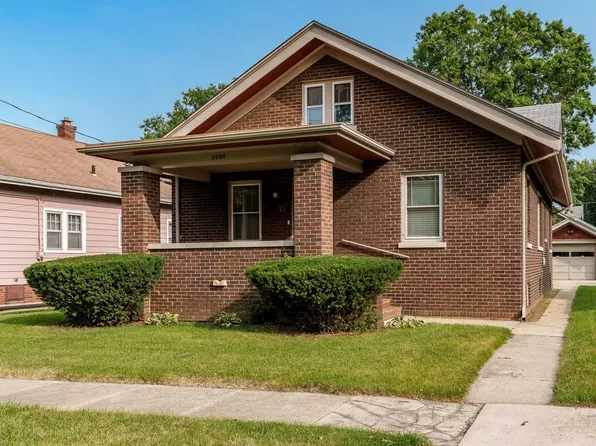 2230 17th Ave, Rockford, IL 61104