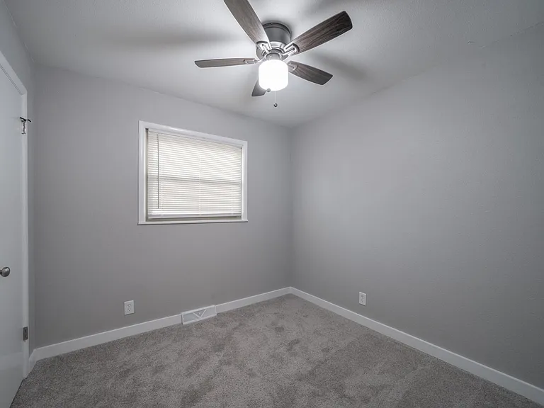 2620 S Fern Ave — Photo 6