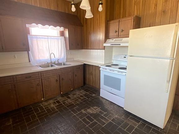 2nd image of 620 N Main St #4