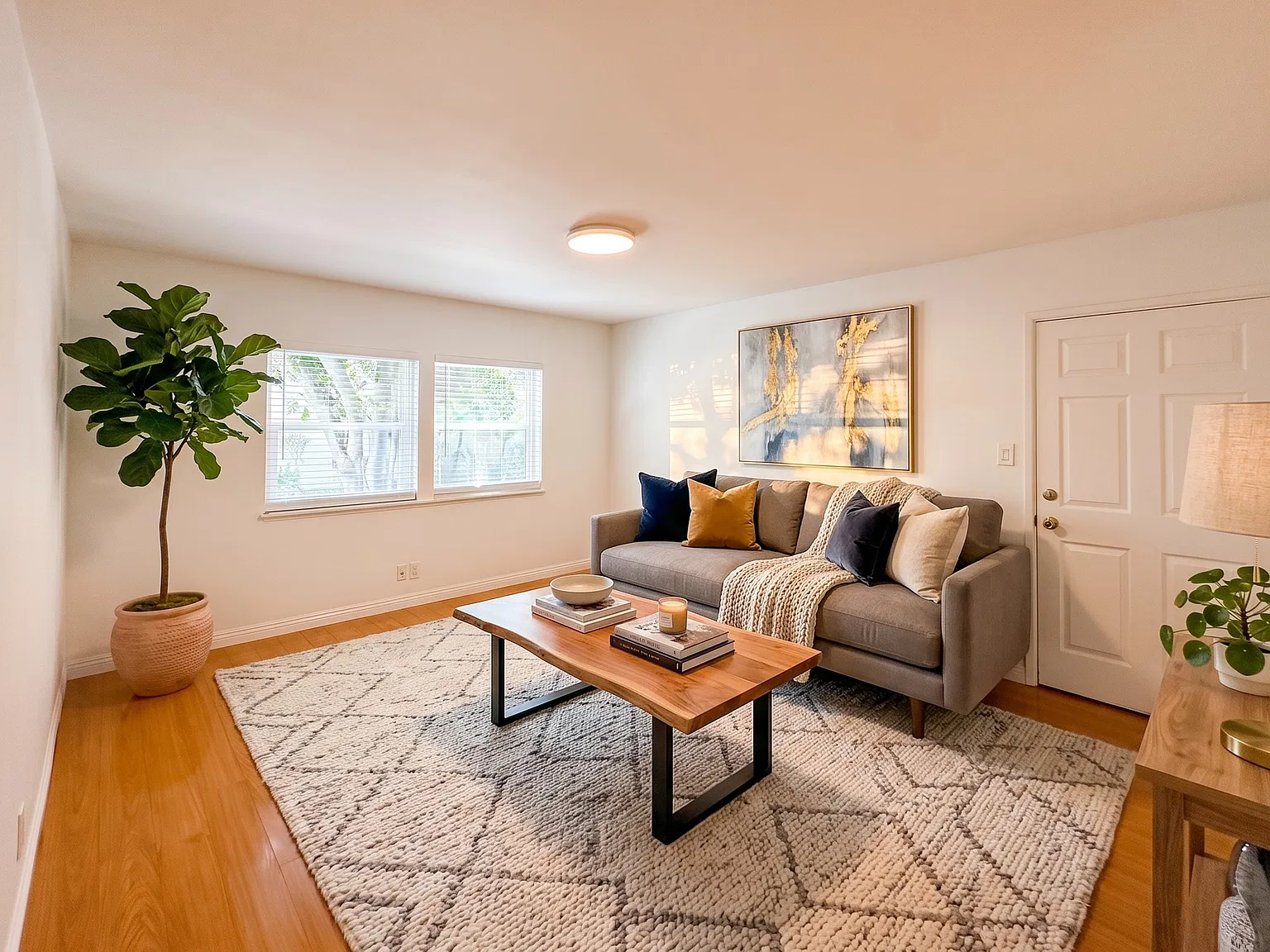 3623 Kalsman Dr — Photo 1