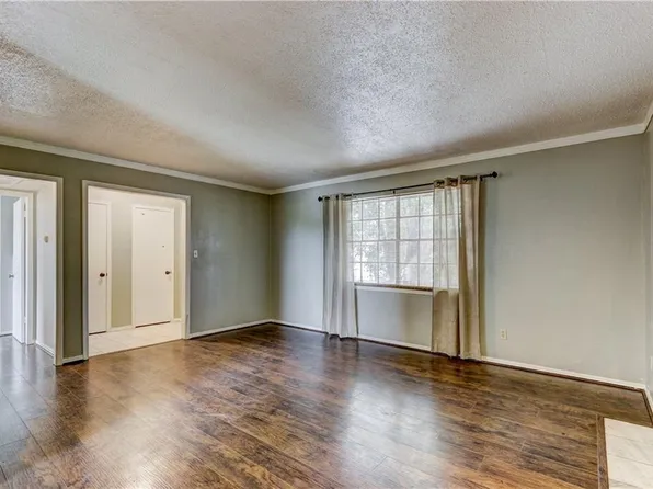 1701 E Lindsey St APT 4, Norman, OK 73071