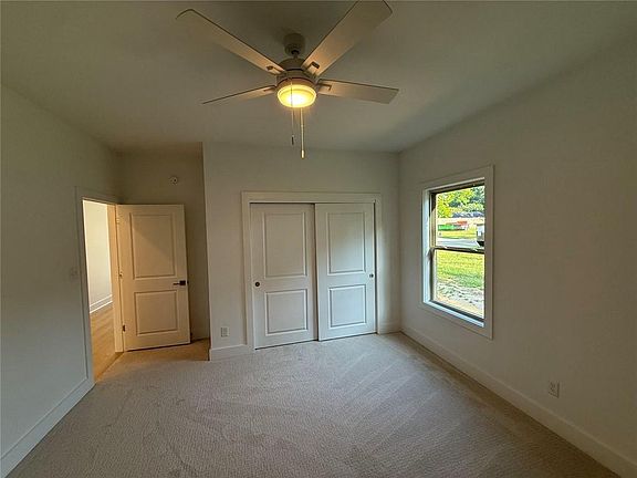 4th image of 2289 Snowden Pl W