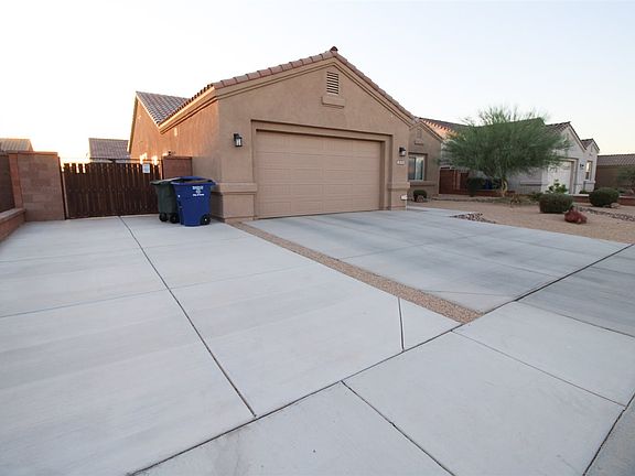 2nd image of 3570 S Woodpecker Way