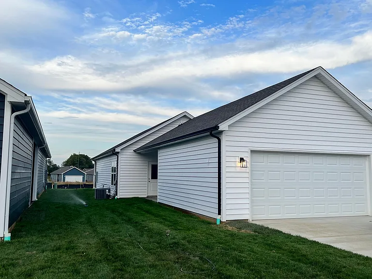 Garage accessed by a separate alley.