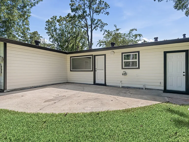 2270 21st St — Photo 23