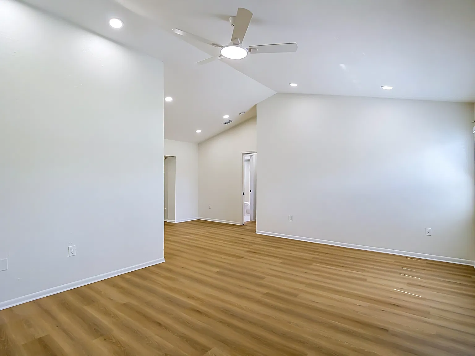 3 bed, 1750 sqft, $3,600 — Photo 4