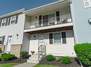 61 Southfield Dr, Webster, NY 14580