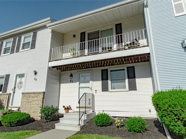 61 Southfield Dr, Webster, NY 14580