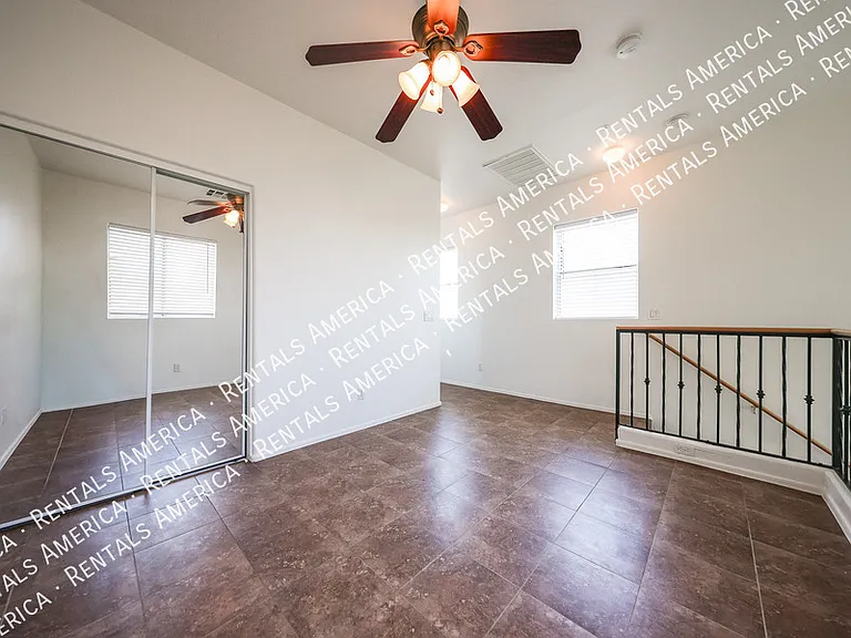 747 N Port Dr — Photo 22