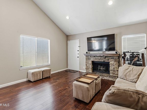 4th image of 692 N Via Colinas