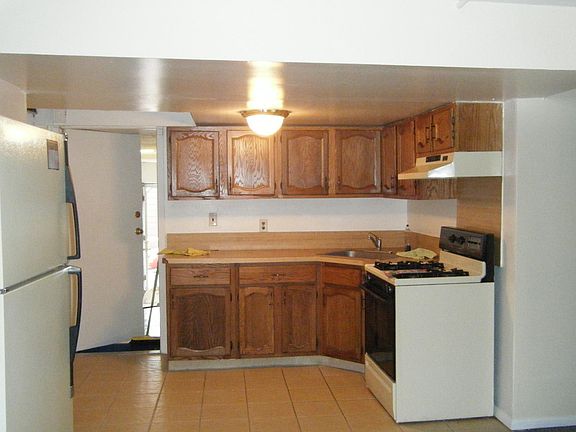4th image of 106 Locust Hill Ave APT 3